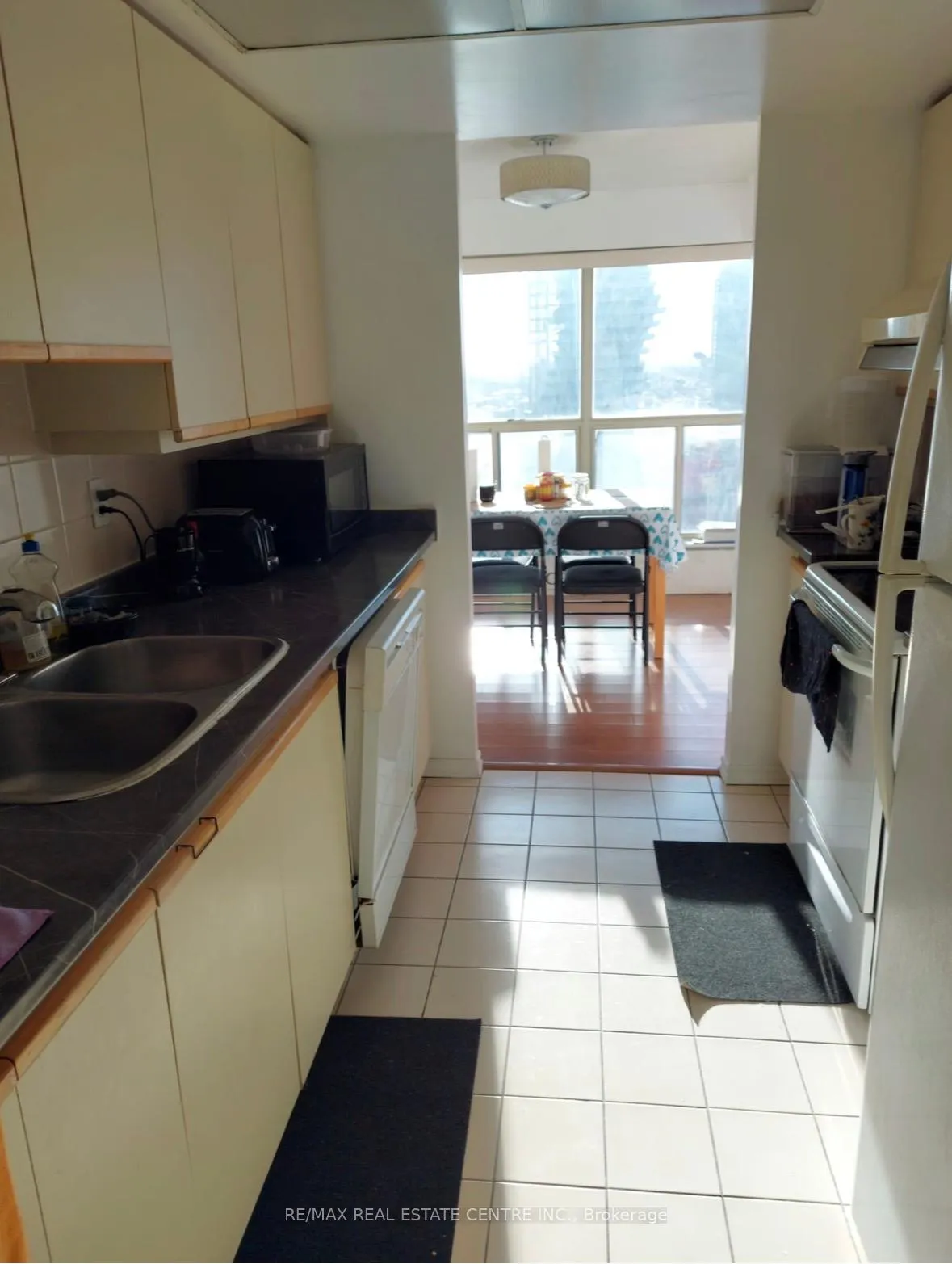 Photo 3 of Unit 1710, 335 Webb Drive, Mississauga, City Centre — HOMEH