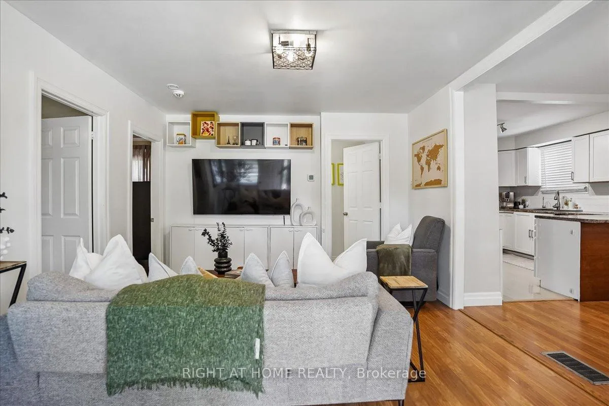 Photo 4 of 809 Rowena Street, Oshawa, Lakeview — HOMEH