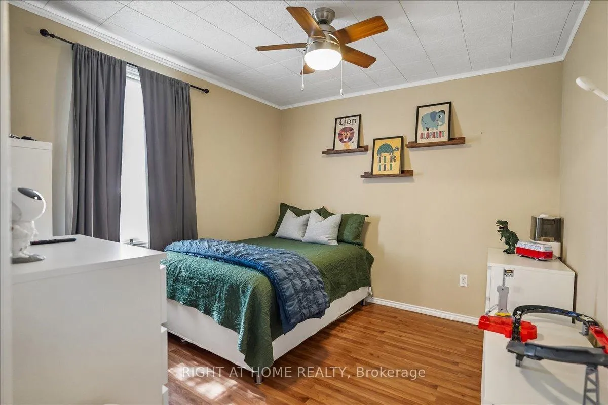 Photo 9 of 809 Rowena Street, Oshawa, Lakeview — HOMEH