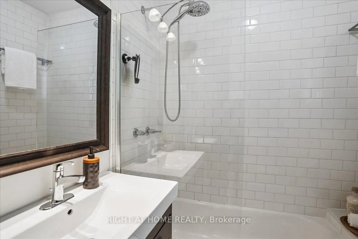 Photo 15 of 809 Rowena Street, Oshawa, Lakeview — HOMEH