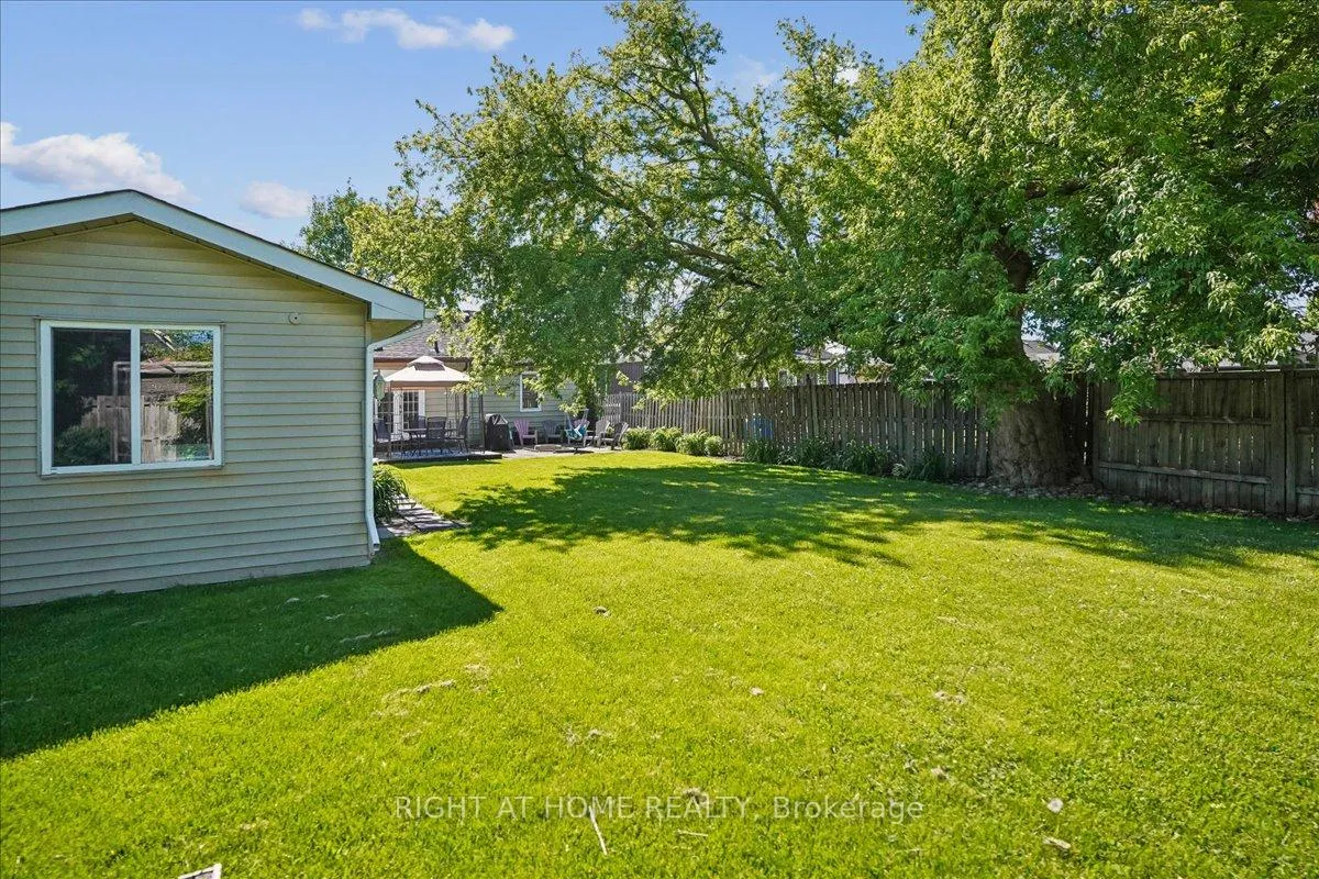 Photo 31 of 809 Rowena Street, Oshawa, Lakeview — HOMEH