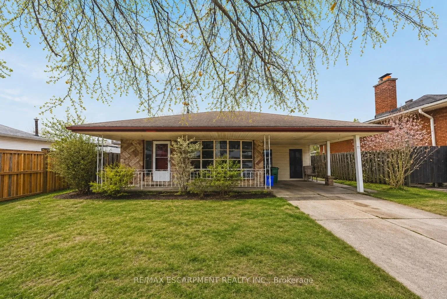 Photo 1 of 71 Hoover Crescent, Hamilton, Balfour — HOMEH