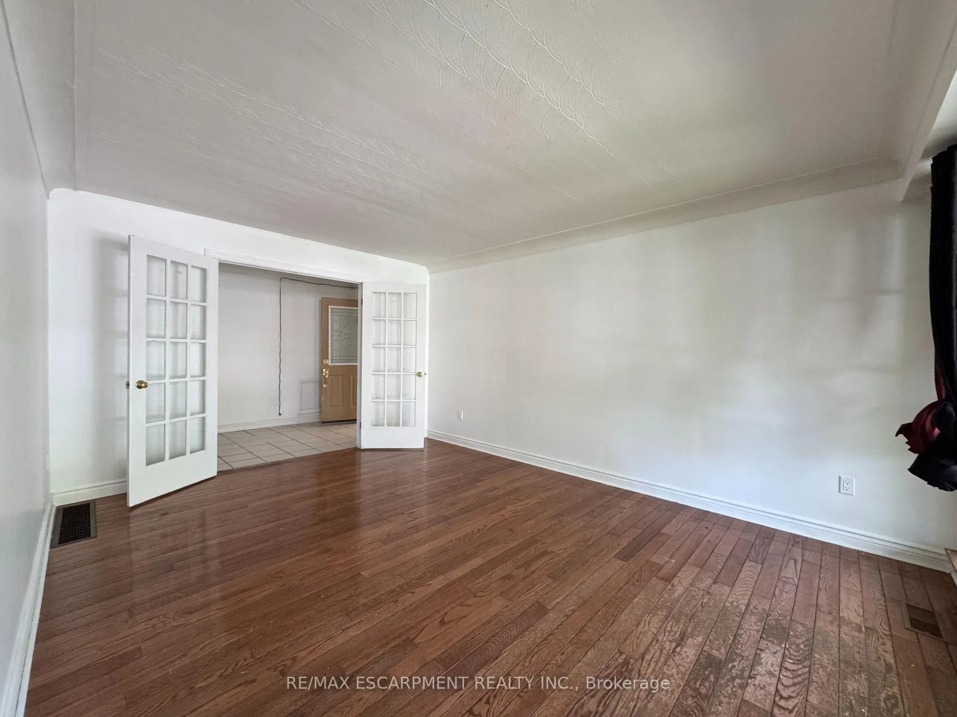 Photo 4 of 71 Hoover Crescent, Hamilton, Balfour — HOMEH