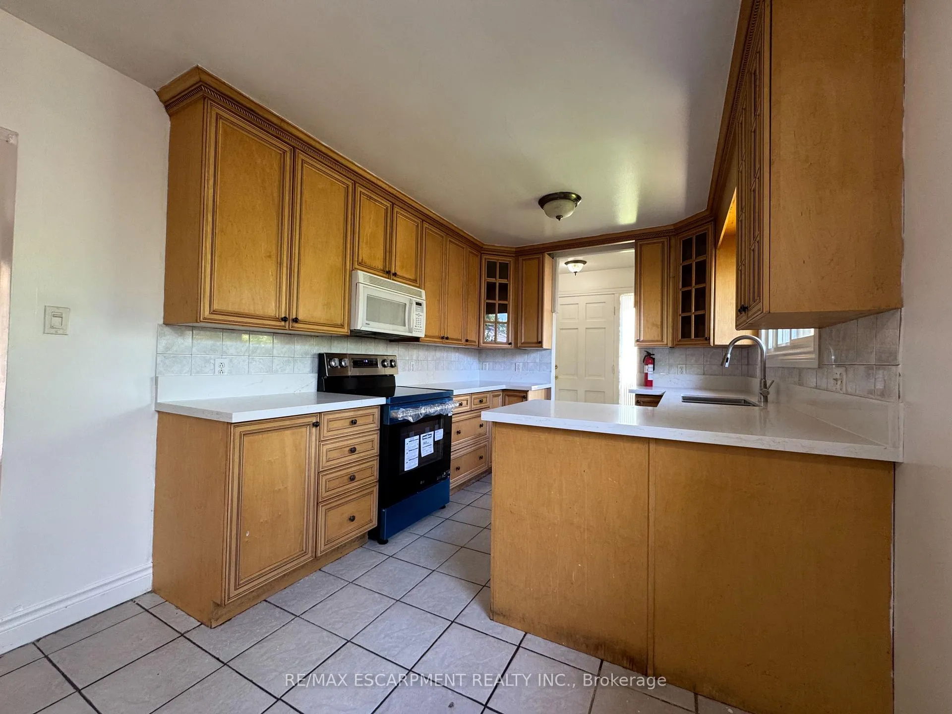 Photo 5 of 71 Hoover Crescent, Hamilton, Balfour — HOMEH