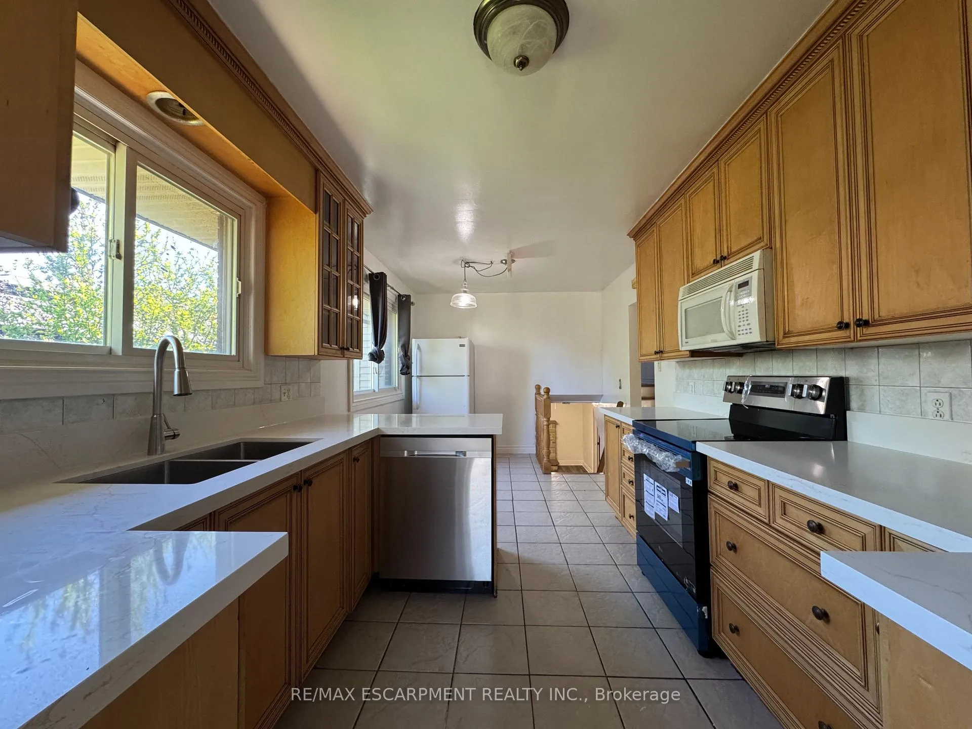 Photo 6 of 71 Hoover Crescent, Hamilton, Balfour — HOMEH