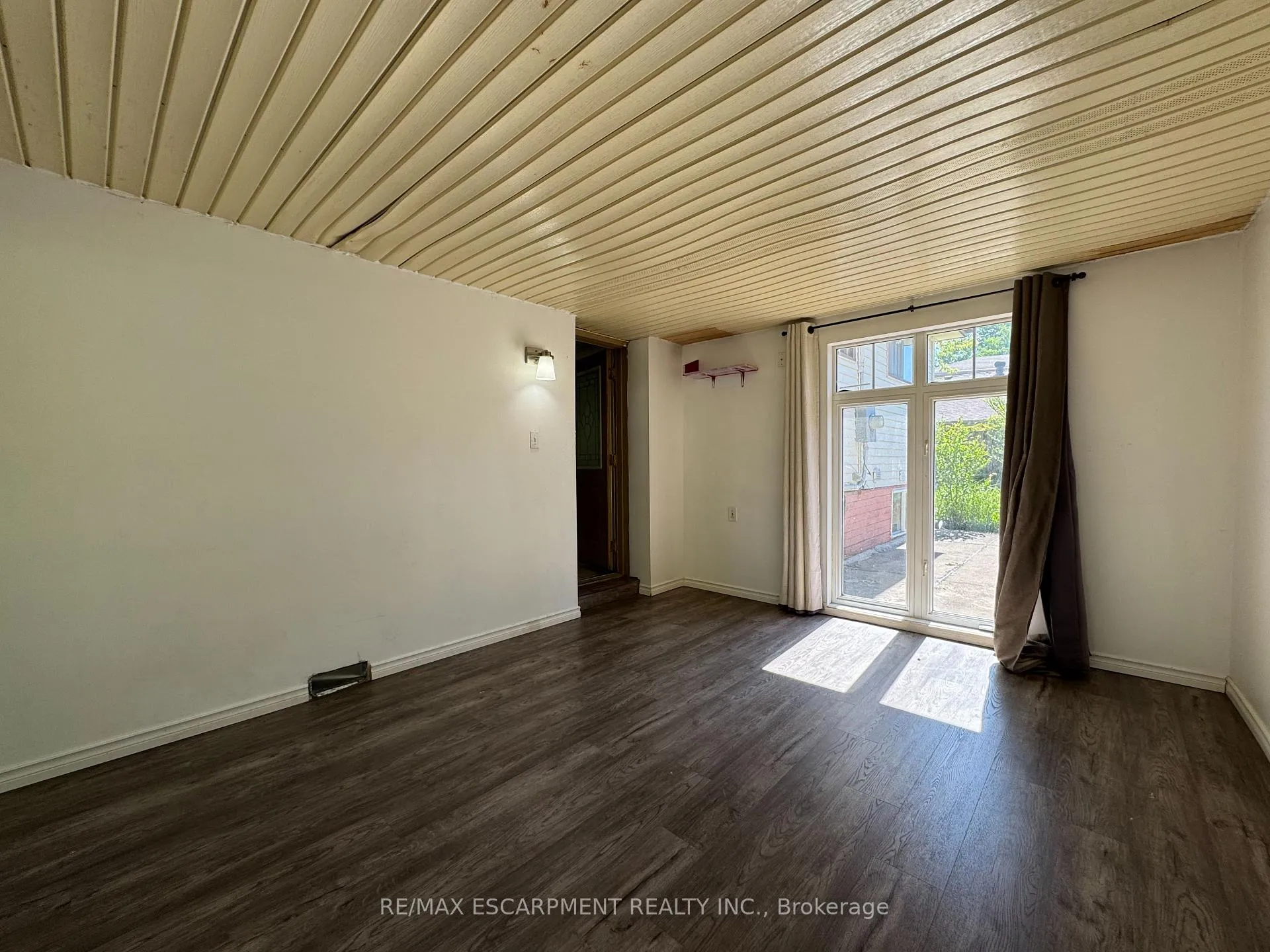 Photo 8 of 71 Hoover Crescent, Hamilton, Balfour — HOMEH