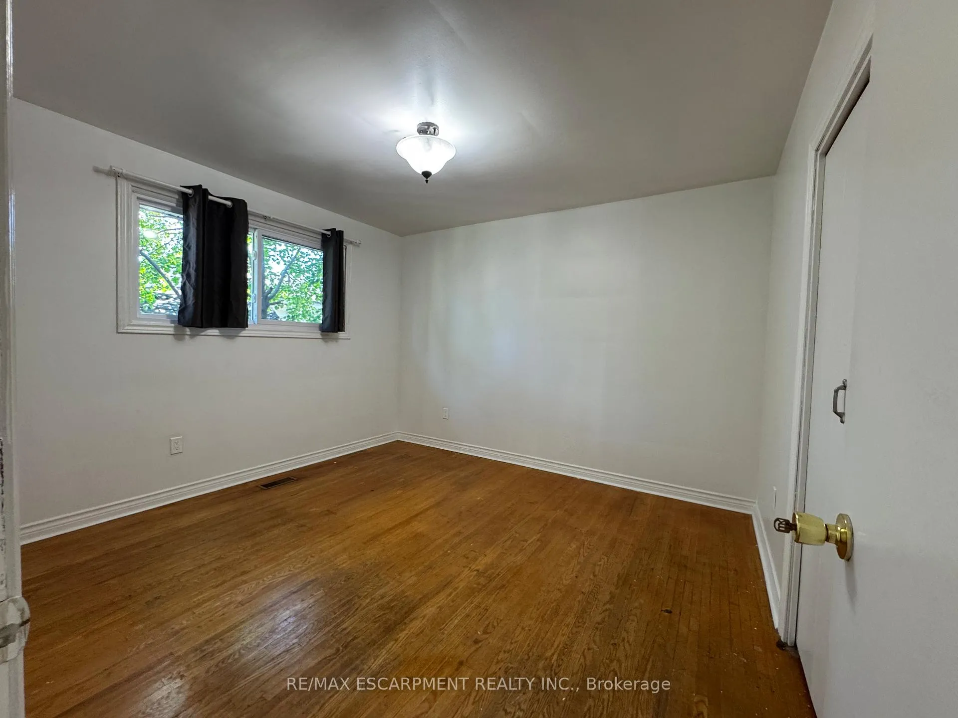 Photo 9 of 71 Hoover Crescent, Hamilton, Balfour — HOMEH