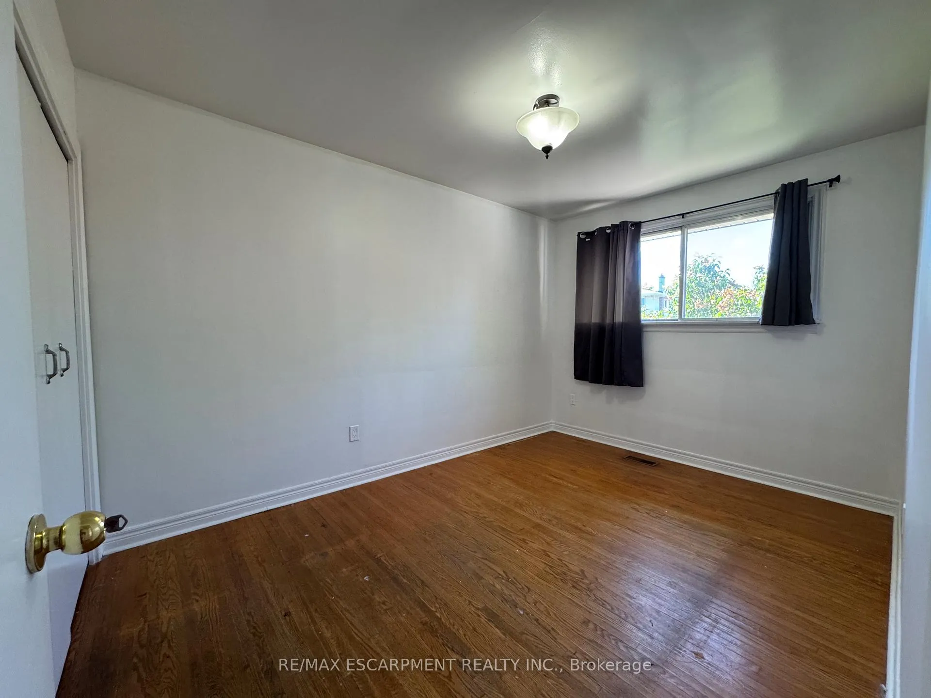 Photo 10 of 71 Hoover Crescent, Hamilton, Balfour — HOMEH
