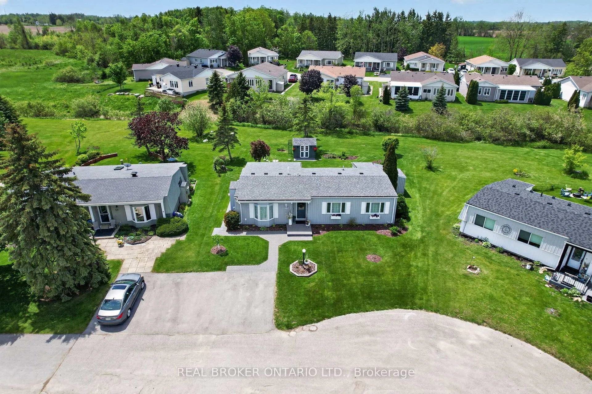 Photo 2 of 19 Hearts Content, Innisfil, Rural Innisfil — HOMEH