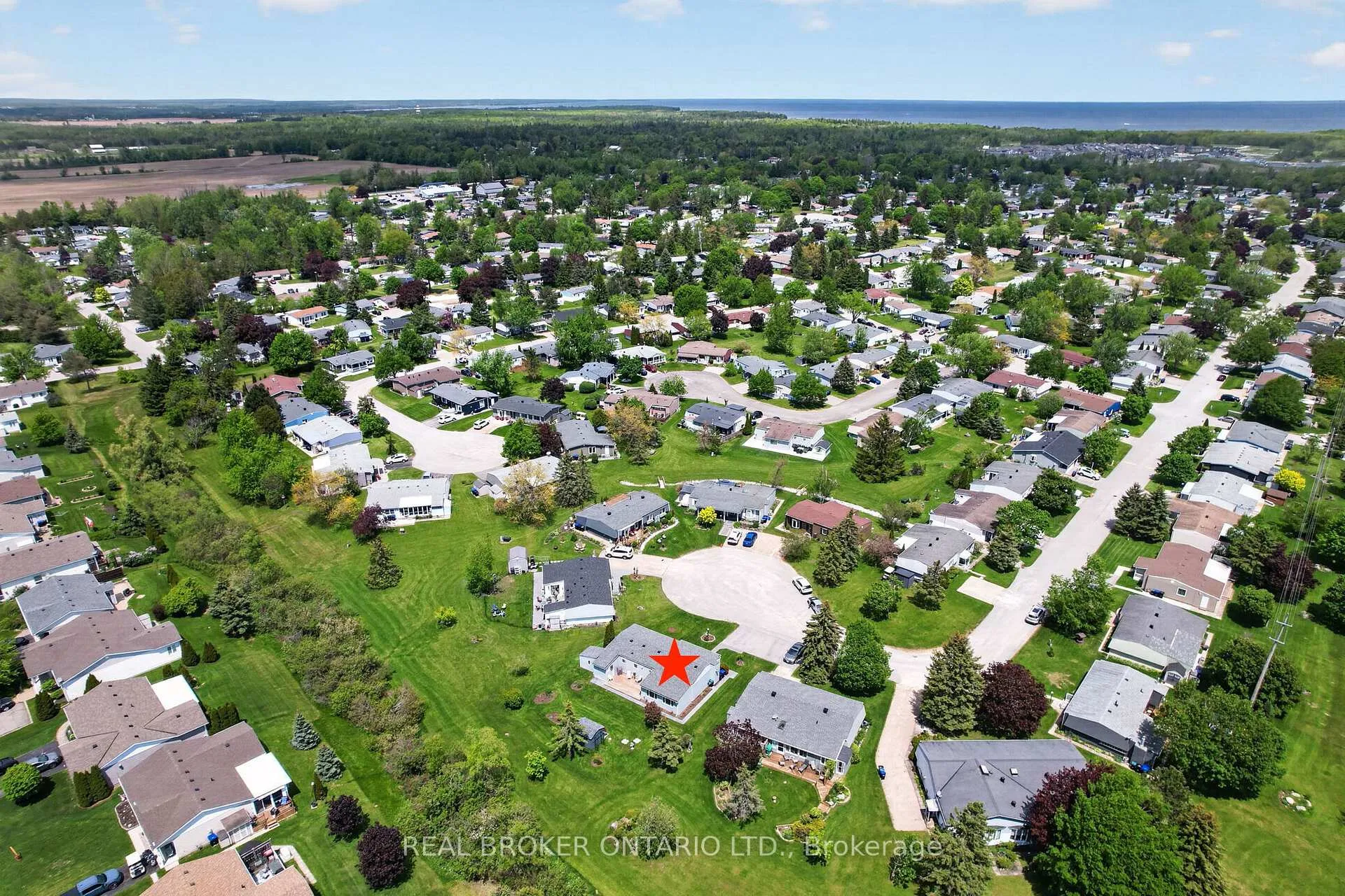 Photo 25 of 19 Hearts Content, Innisfil, Rural Innisfil — HOMEH