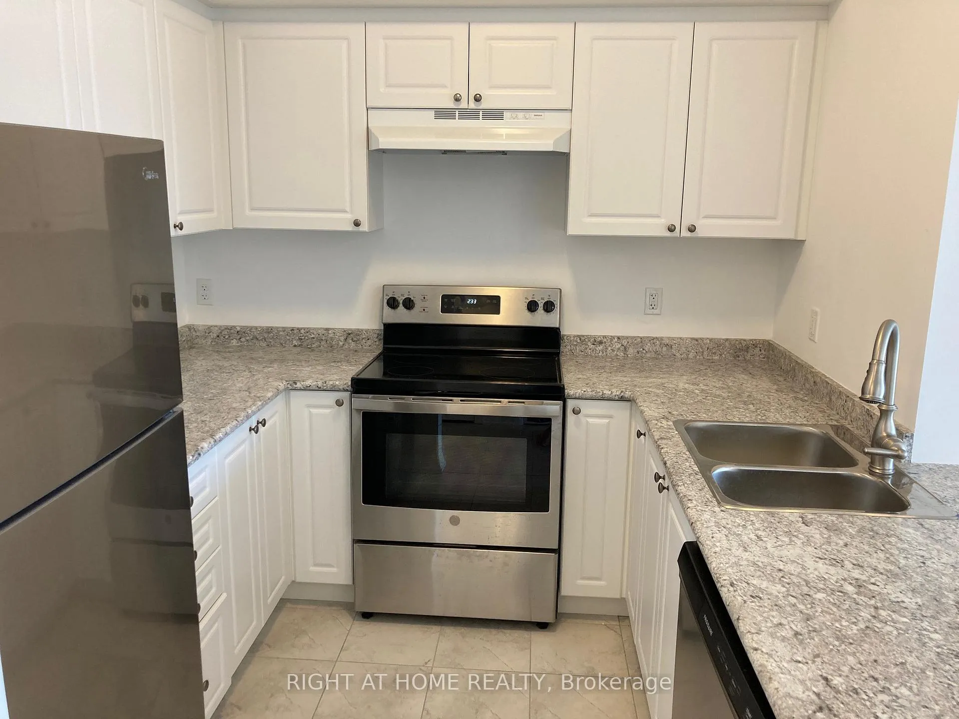 Photo 5 of Unit 407, 54 Koda Street, Barrie, Rural Barrie Southwest — HOMEH
