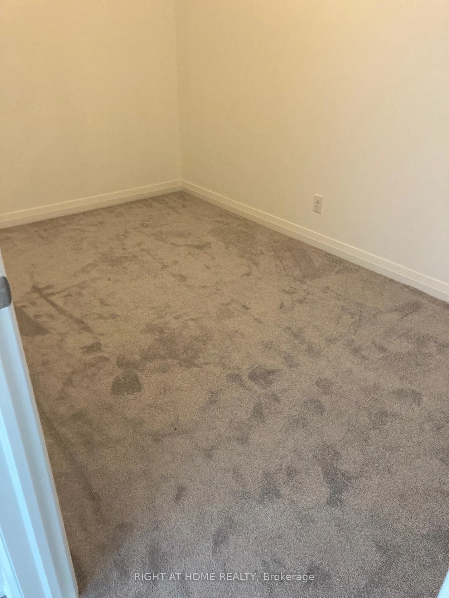 Photo 9 of Unit 407, 54 Koda Street, Barrie, Rural Barrie Southwest — HOMEH