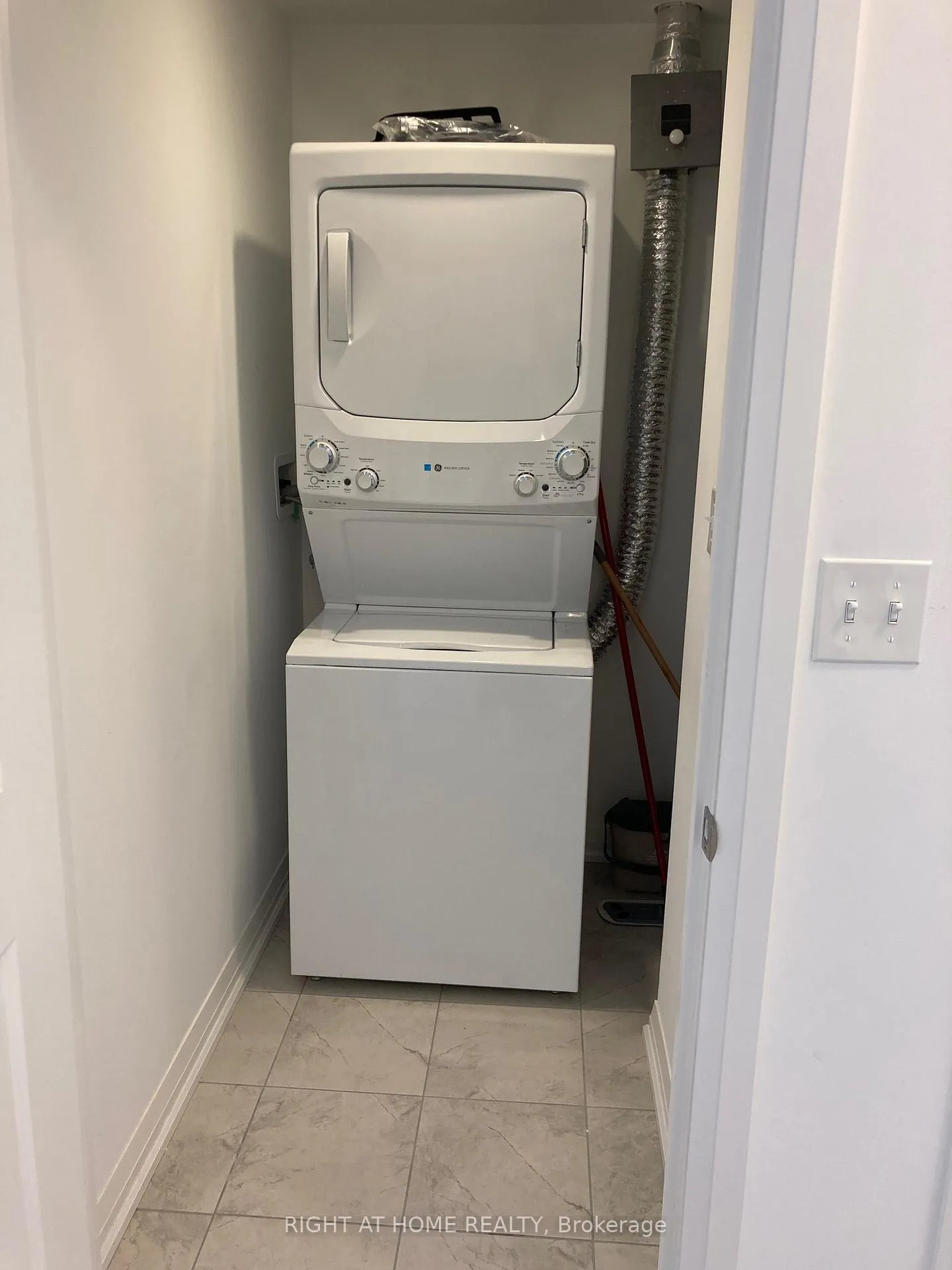 Photo 10 of Unit 407, 54 Koda Street, Barrie, Rural Barrie Southwest — HOMEH