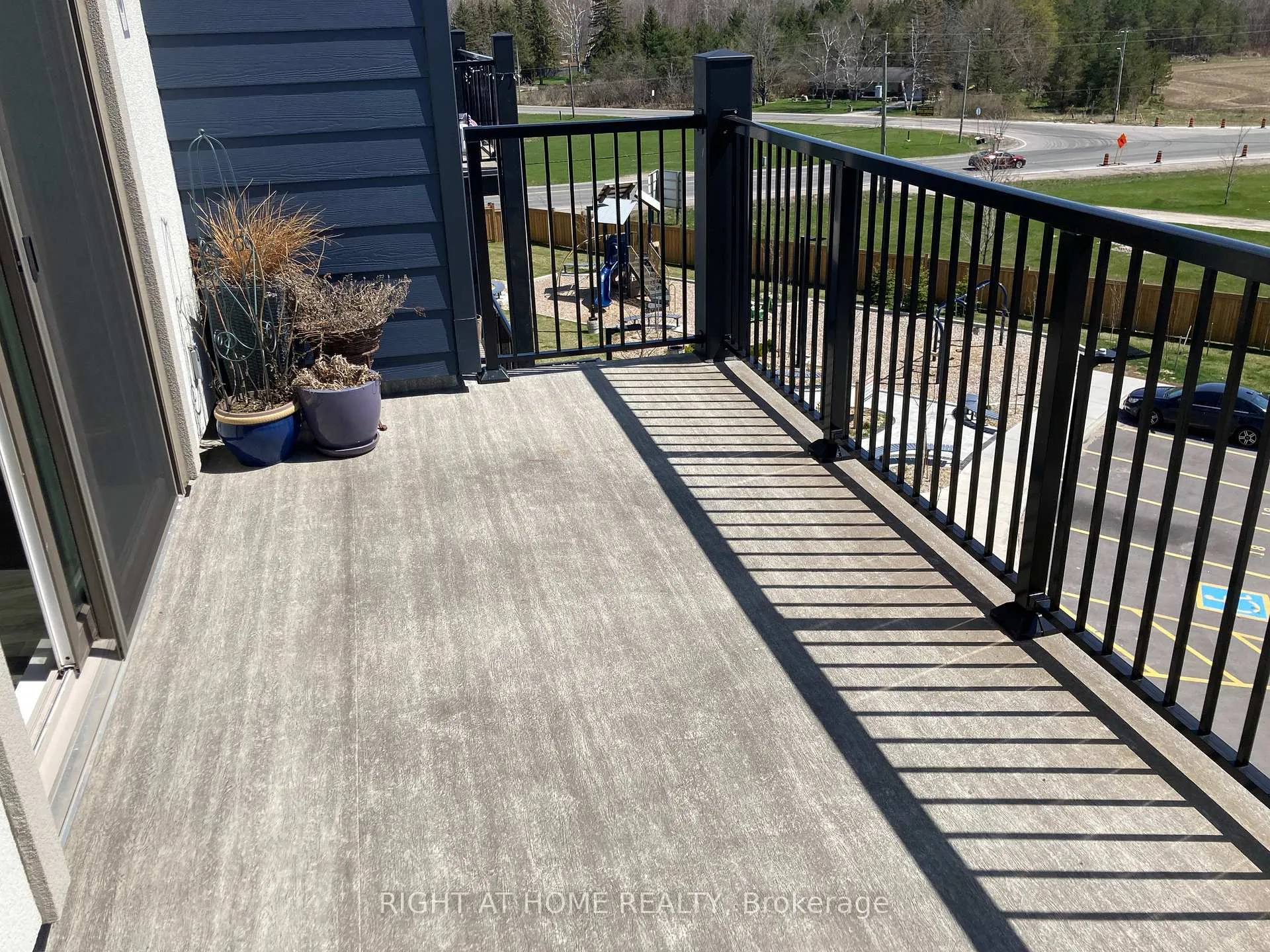 Photo 13 of Unit 407, 54 Koda Street, Barrie, Rural Barrie Southwest — HOMEH