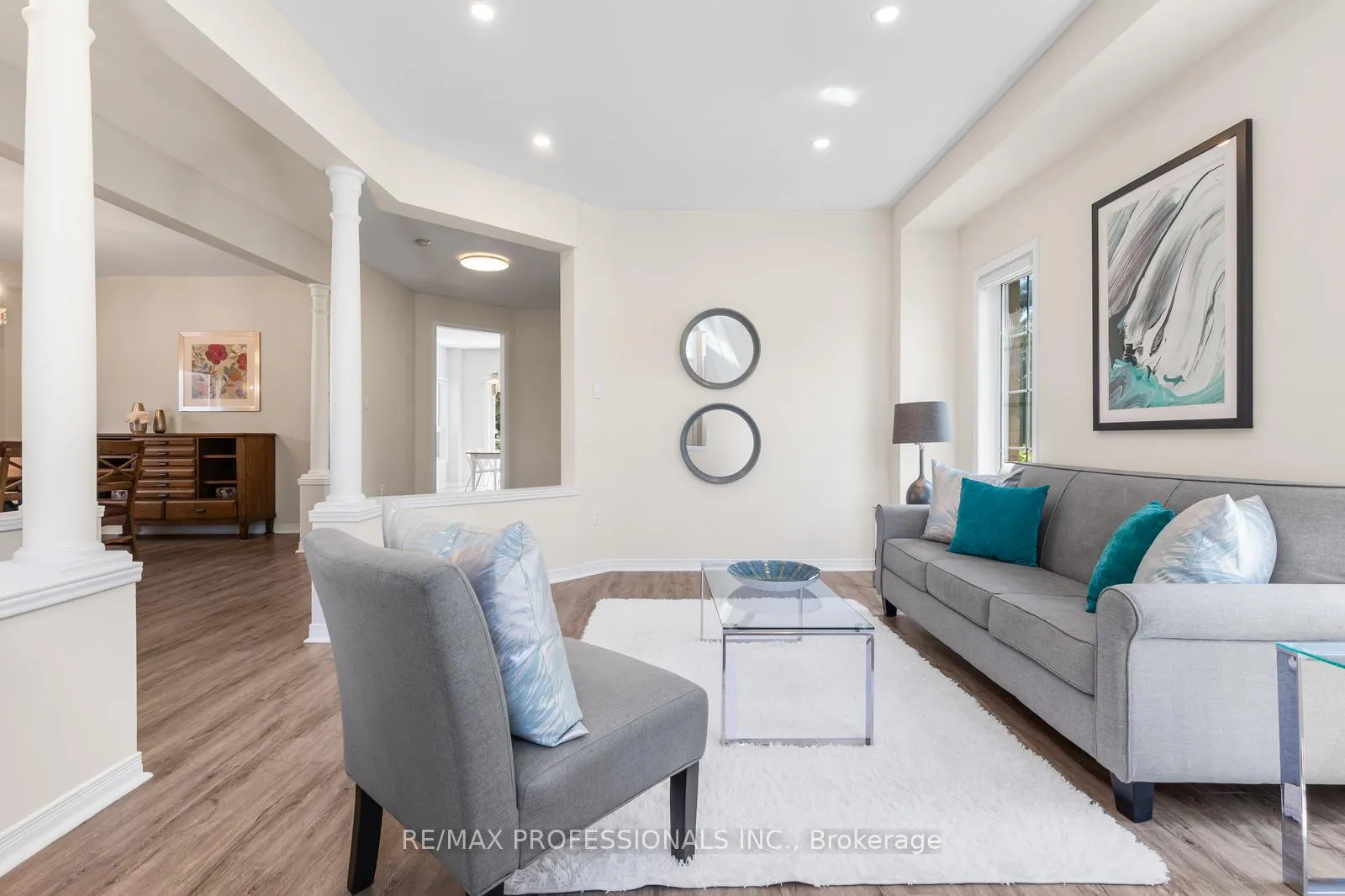 Photo 6 of 106 Hollybush Drive, Vaughan, Maple — HOMEH