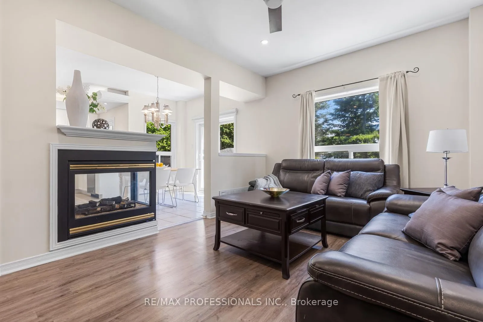 Photo 13 of 106 Hollybush Drive, Vaughan, Maple — HOMEH