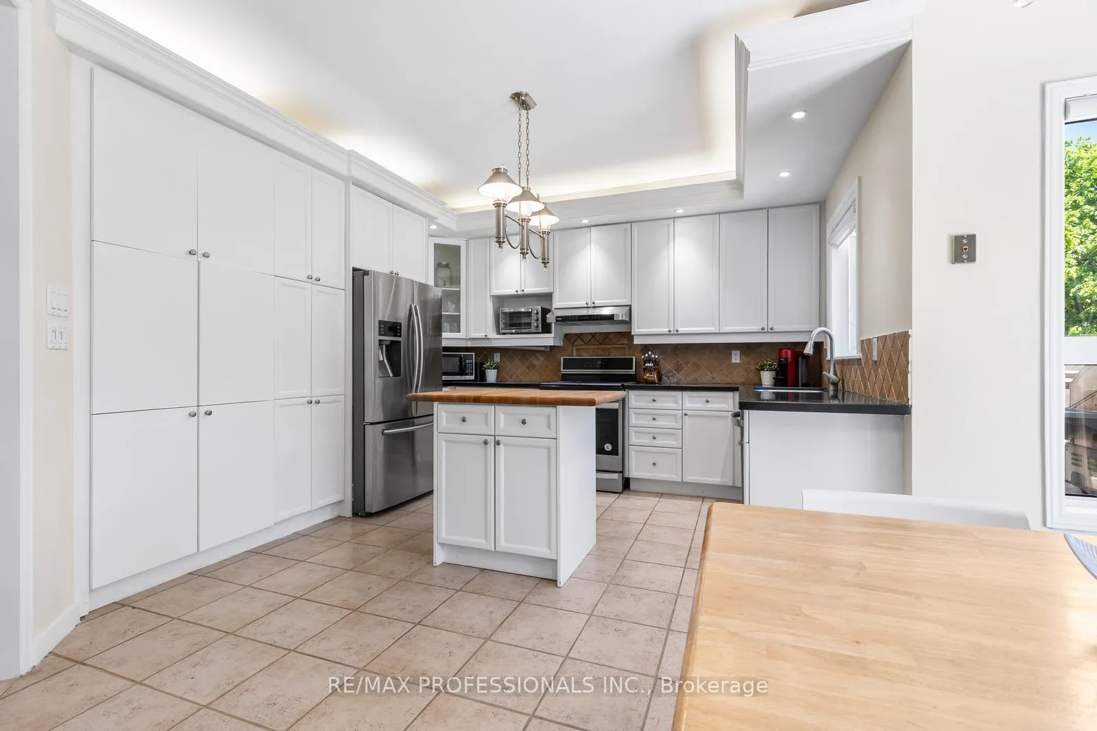 Photo 17 of 106 Hollybush Drive, Vaughan, Maple — HOMEH