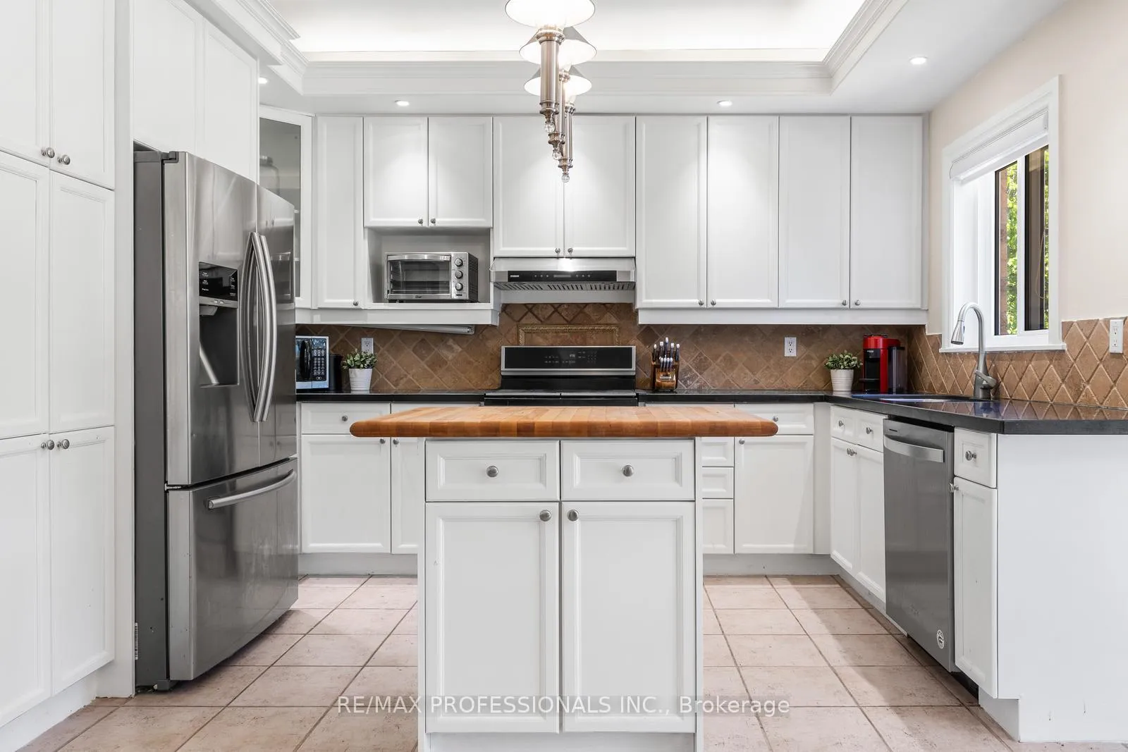 Photo 18 of 106 Hollybush Drive, Vaughan, Maple — HOMEH