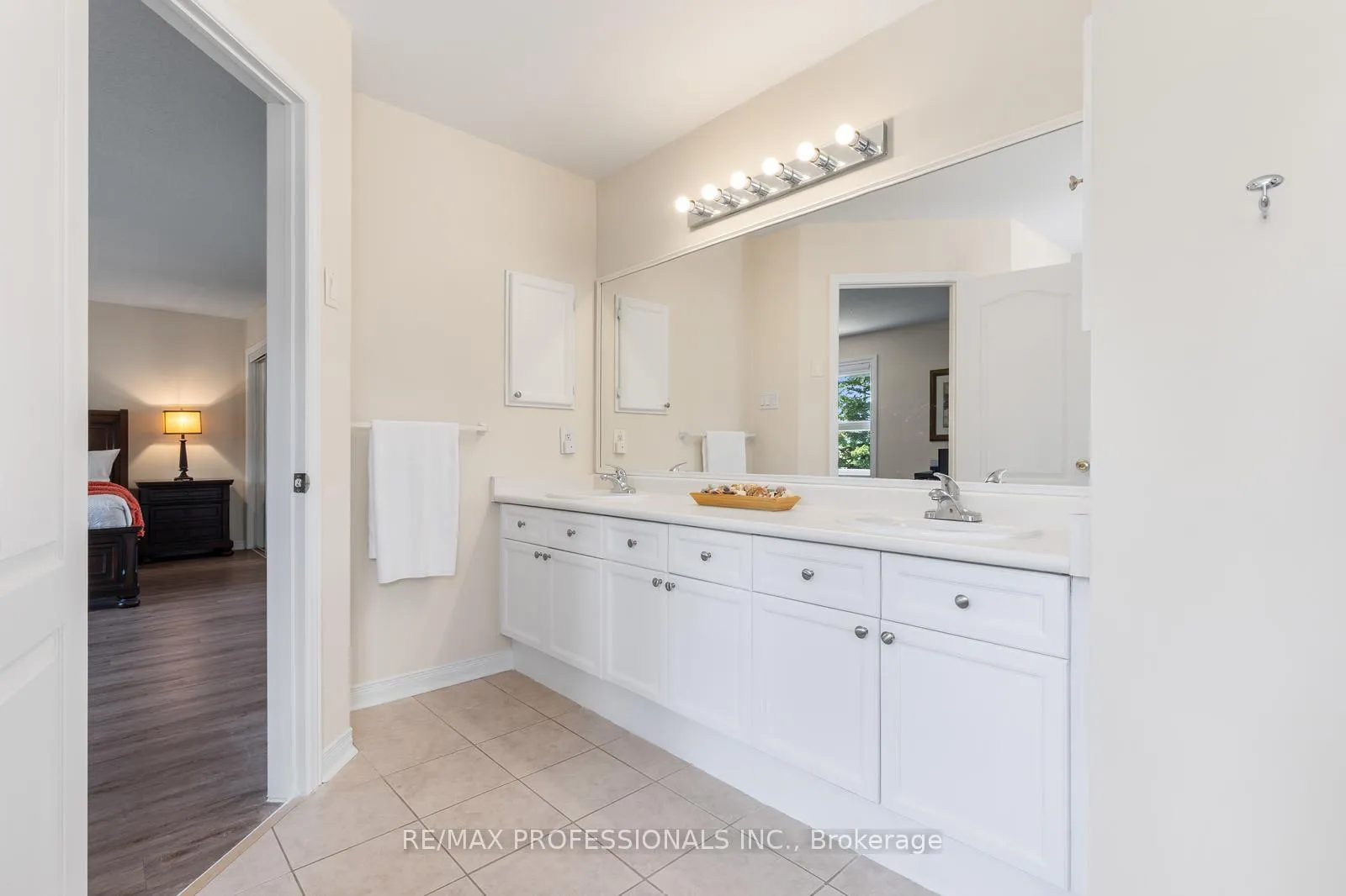Photo 26 of 106 Hollybush Drive, Vaughan, Maple — HOMEH