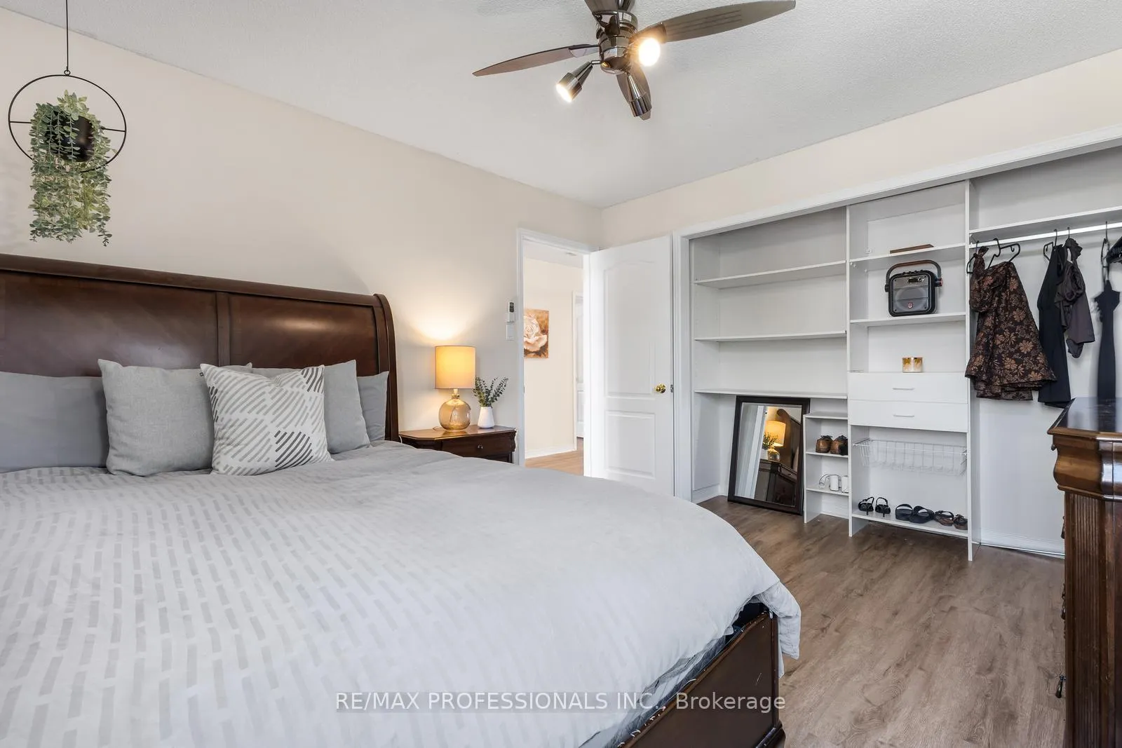 Photo 31 of 106 Hollybush Drive, Vaughan, Maple — HOMEH