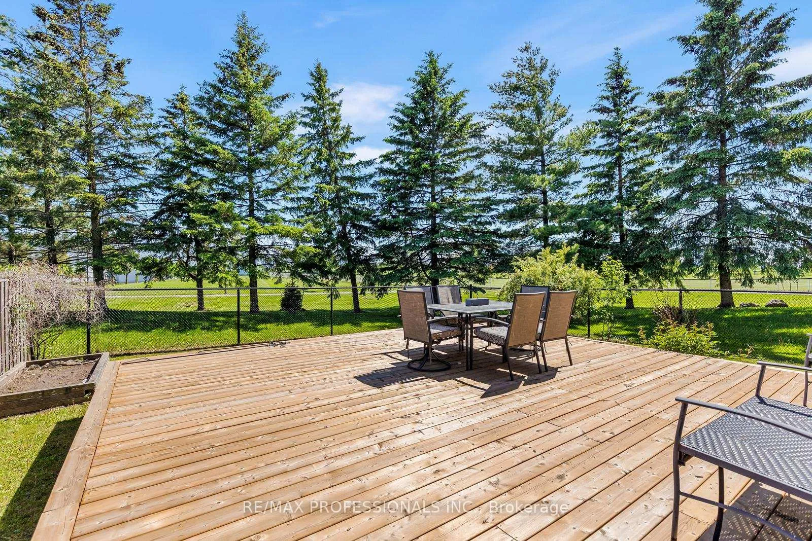 Photo 39 of 106 Hollybush Drive, Vaughan, Maple — HOMEH