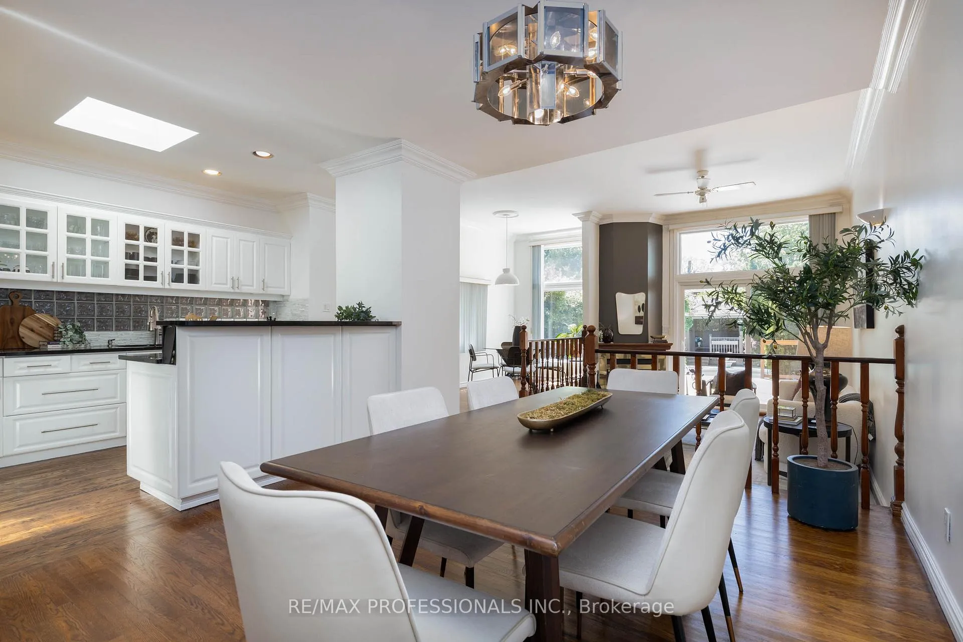 Photo 9 of 178 Oakmount Road, Toronto, High Park North — HOMEH