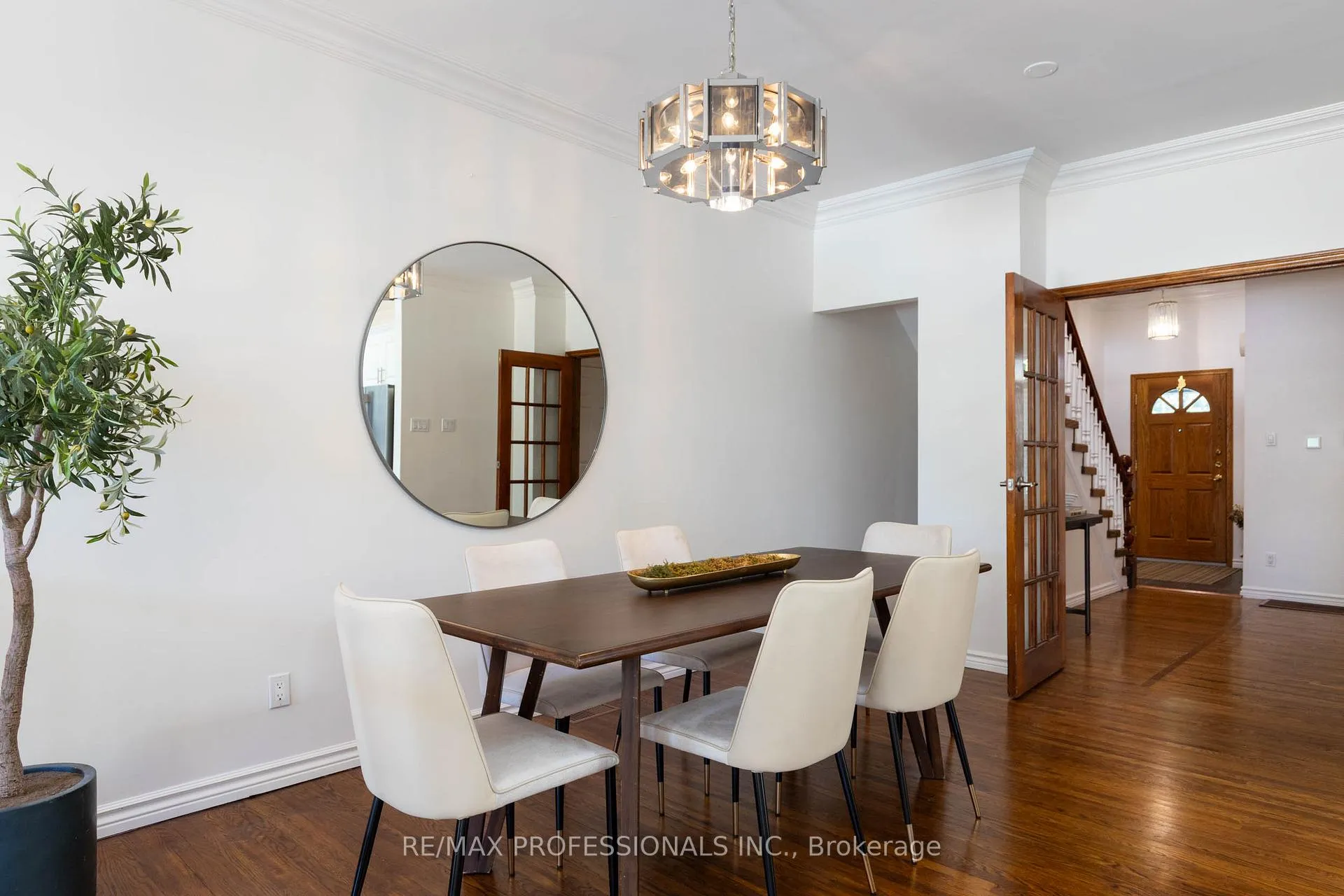 Photo 10 of 178 Oakmount Road, Toronto, High Park North — HOMEH
