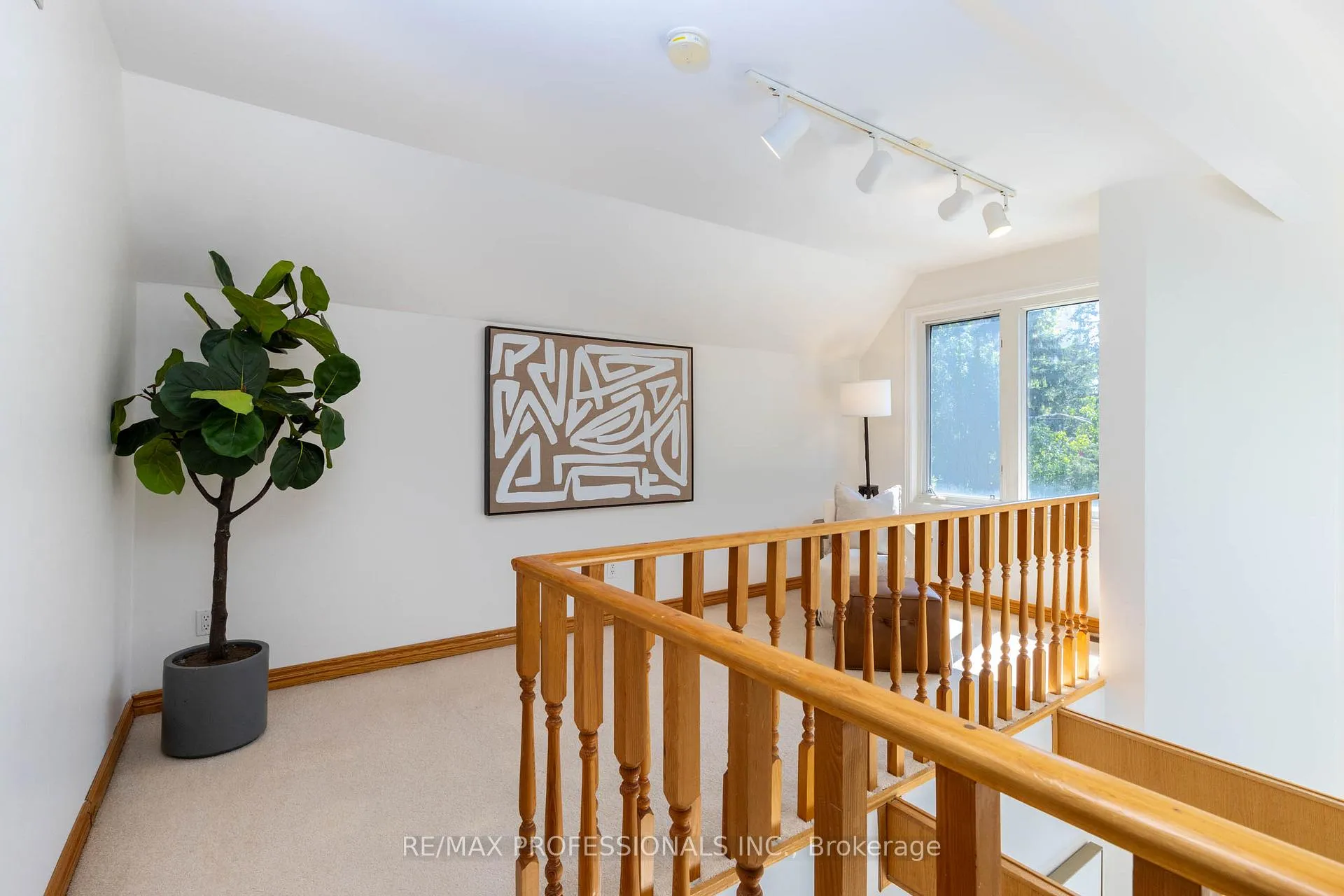 Photo 25 of 178 Oakmount Road, Toronto, High Park North — HOMEH