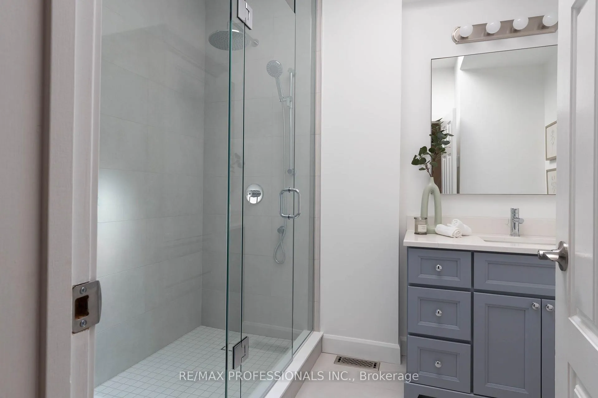 Photo 26 of 178 Oakmount Road, Toronto, High Park North — HOMEH