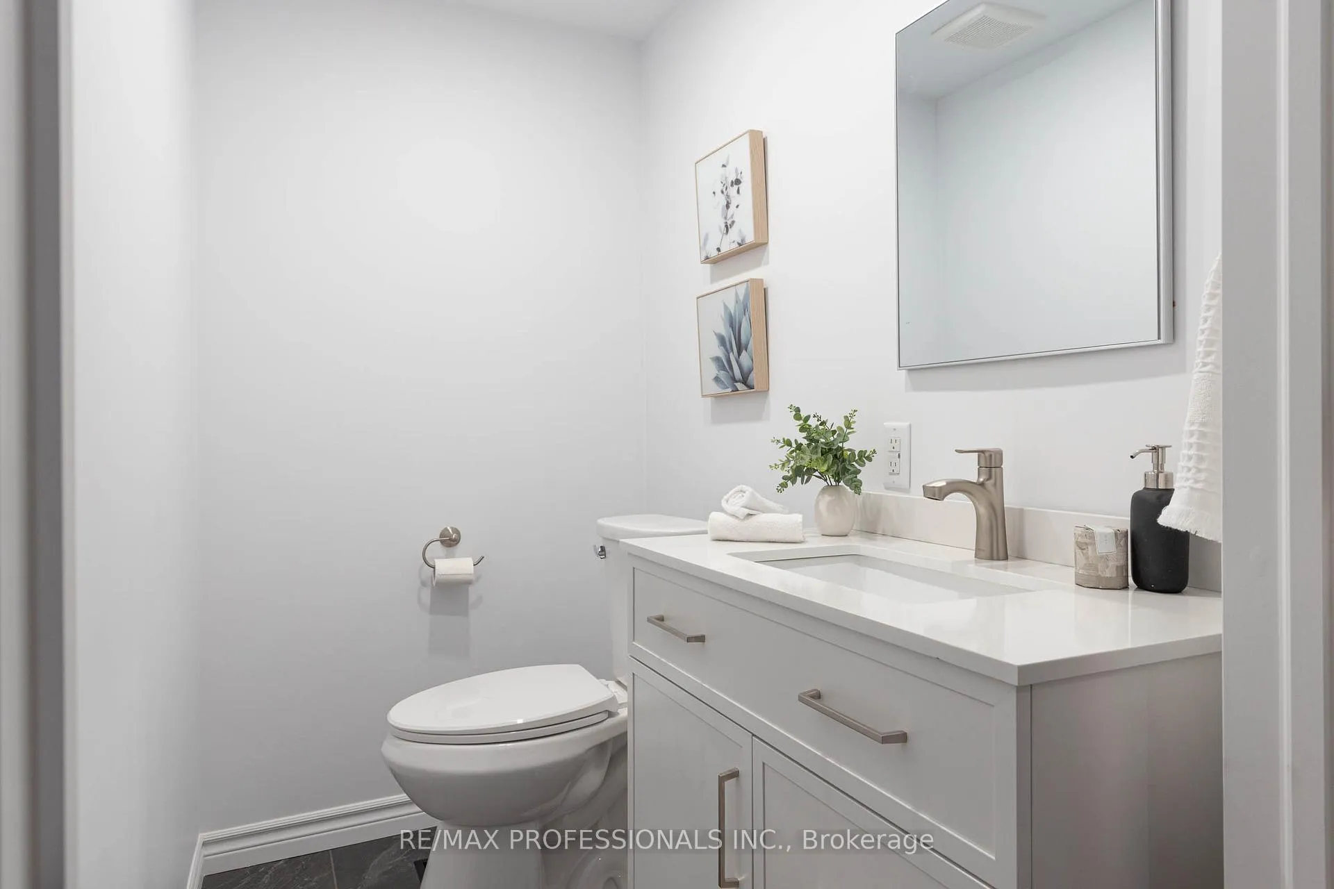 Photo 32 of 178 Oakmount Road, Toronto, High Park North — HOMEH