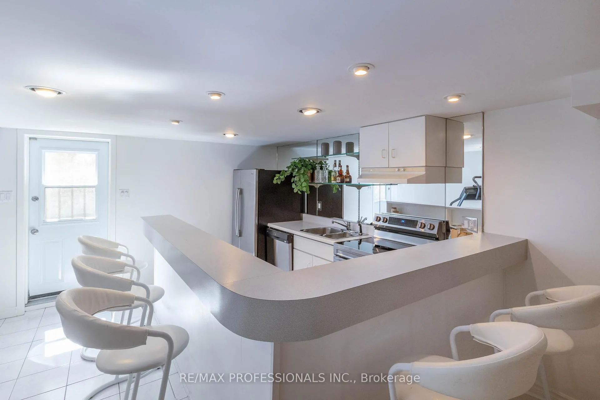 Photo 35 of 178 Oakmount Road, Toronto, High Park North — HOMEH