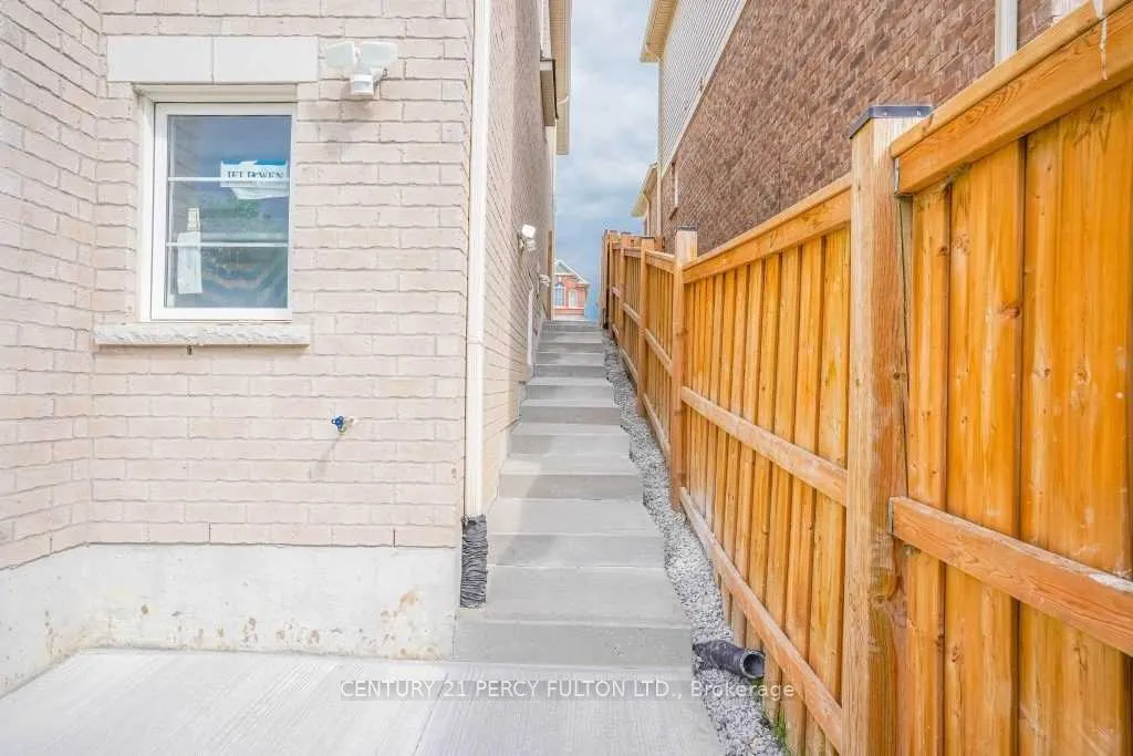 Photo 3 of Unit Bsmt, 1040 Foxtail Crescent, Pickering, Rural Pickering — HOMEH