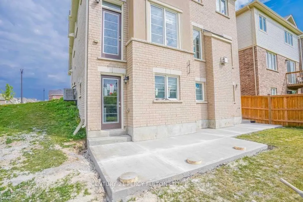 Photo 4 of Unit Bsmt, 1040 Foxtail Crescent, Pickering, Rural Pickering — HOMEH