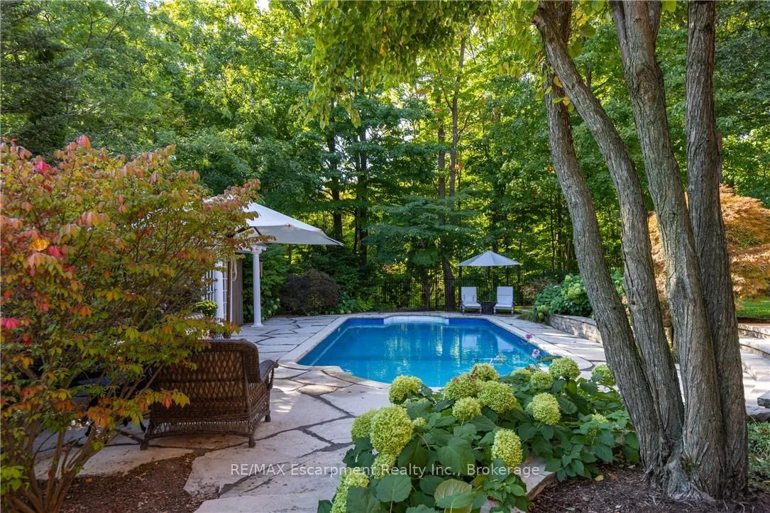 Photo 2 of 1285 Beaufort Drive, Burlington, Tyandaga — HOMEH