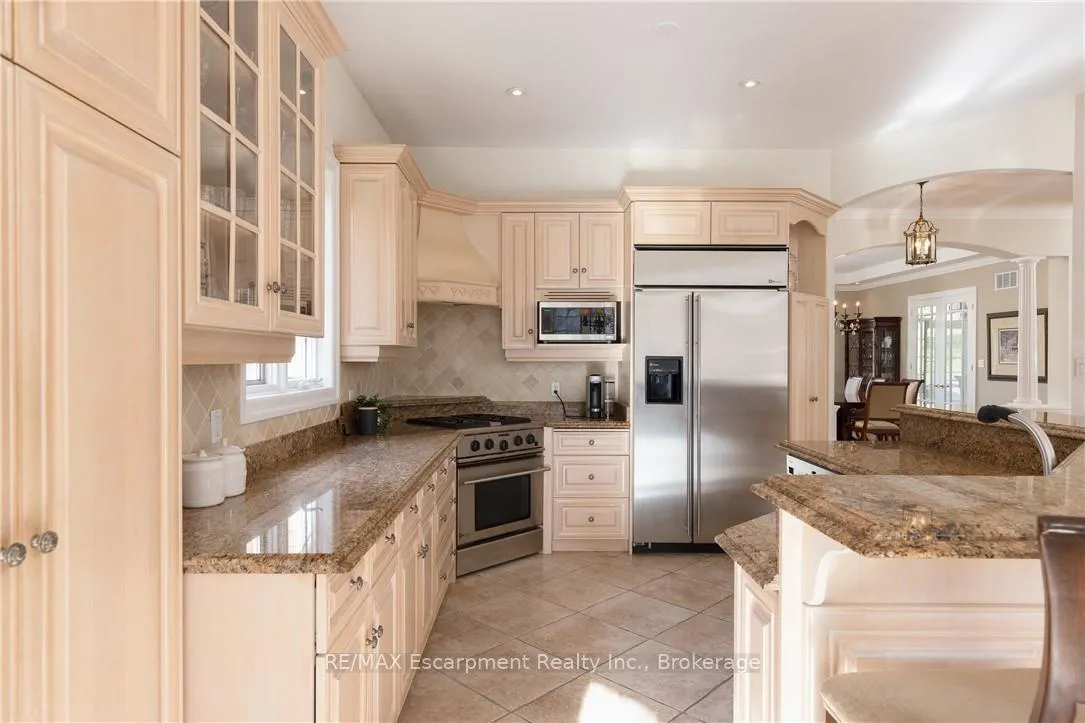 Photo 11 of 1285 Beaufort Drive, Burlington, Tyandaga — HOMEH