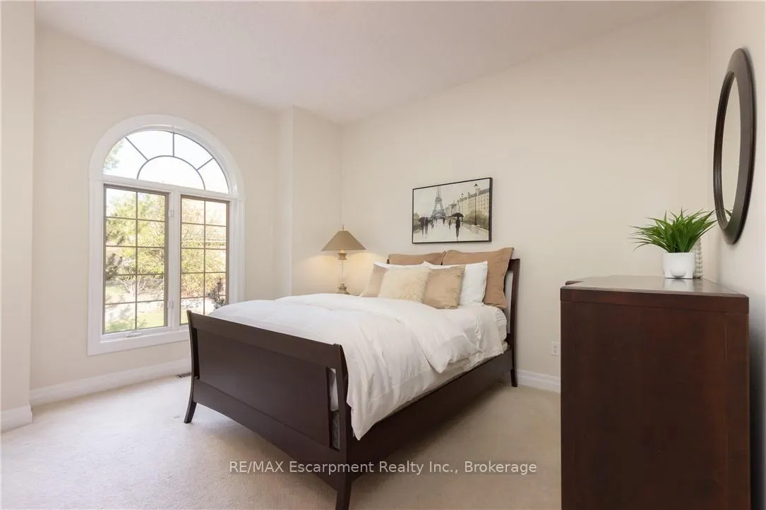 Photo 21 of 1285 Beaufort Drive, Burlington, Tyandaga — HOMEH