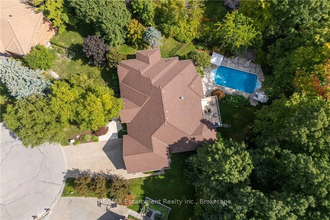 Photo 4 of 1285 Beaufort Drive, Burlington, Tyandaga — HOMEH