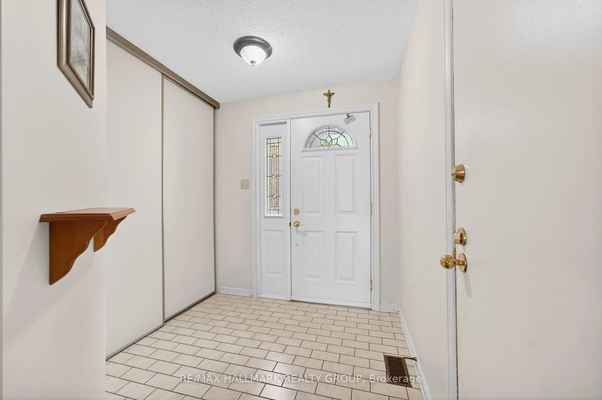 Photo 2 of 97 Flanders Street, Ottawa, Barrhaven - Cedargrove/Fraserdale — HOMEH