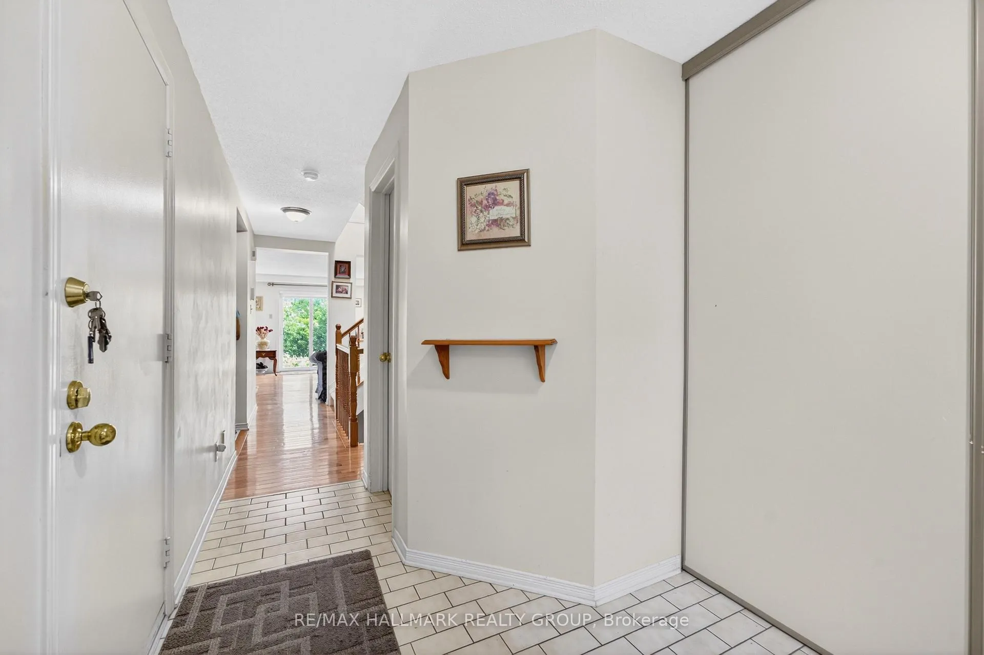 Photo 3 of 97 Flanders Street, Ottawa, Barrhaven - Cedargrove/Fraserdale — HOMEH
