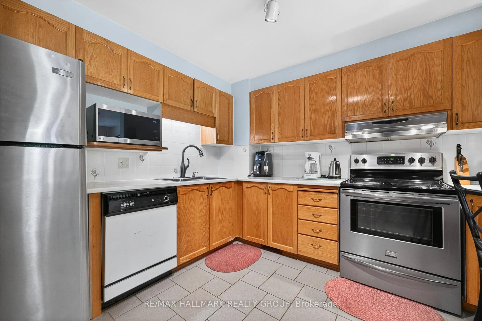 Photo 12 of 97 Flanders Street, Ottawa, Barrhaven - Cedargrove/Fraserdale — HOMEH