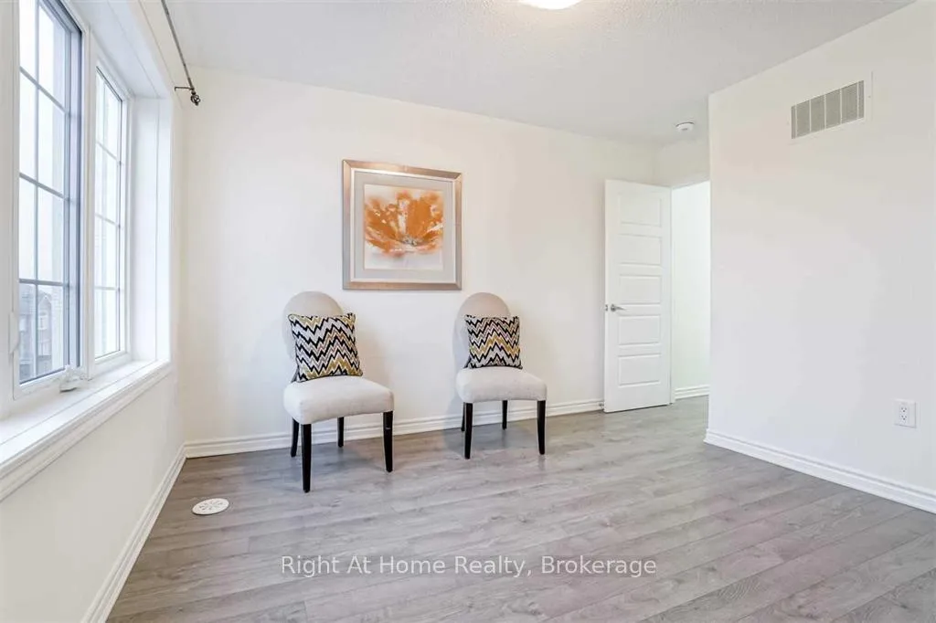 Photo 15 of 297 Murlock Heights, Milton, Ford — HOMEH