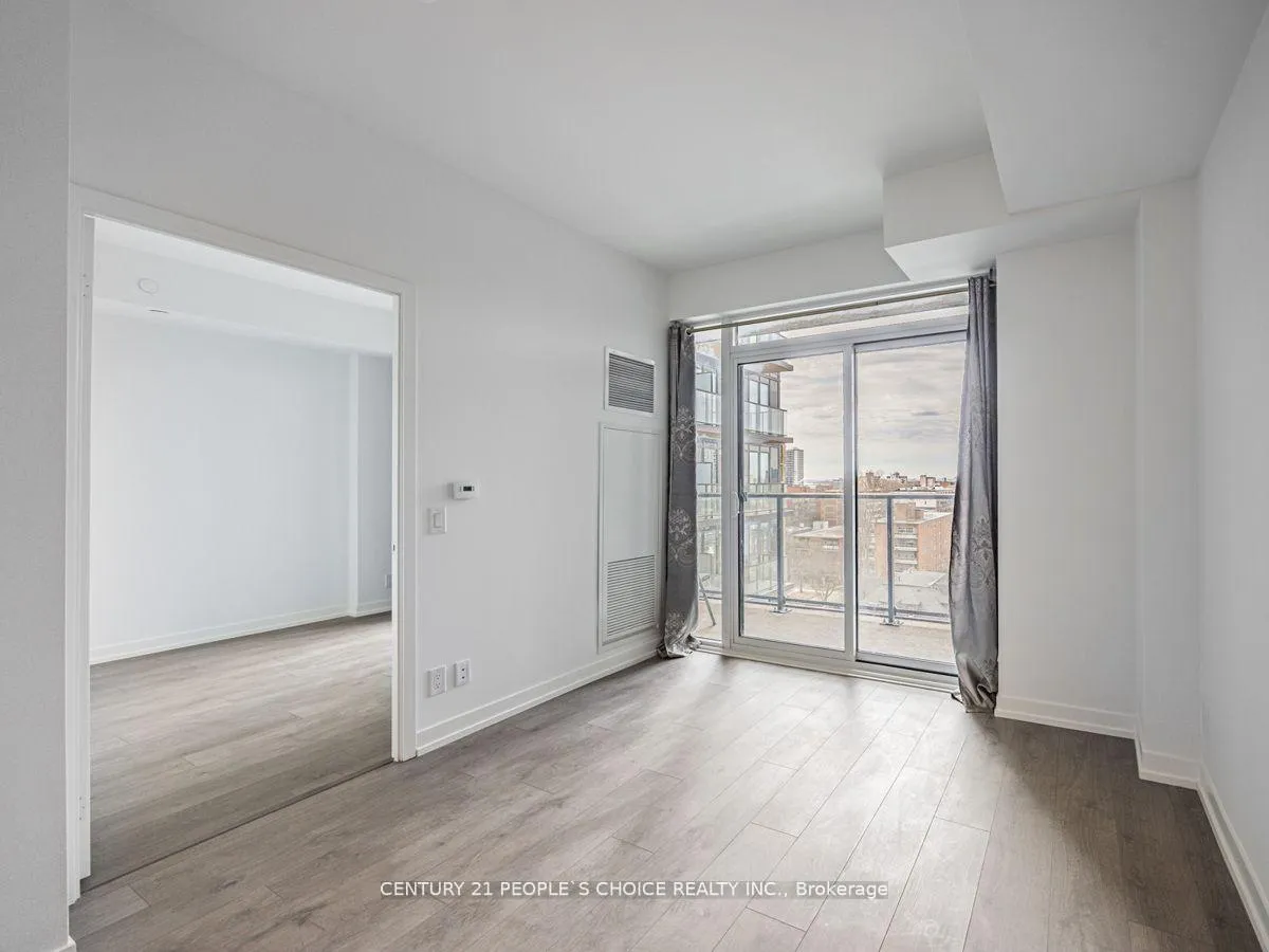 Photo 4 of Unit 713, 270 Dufferin Street, Toronto, South Parkdale — HOMEH