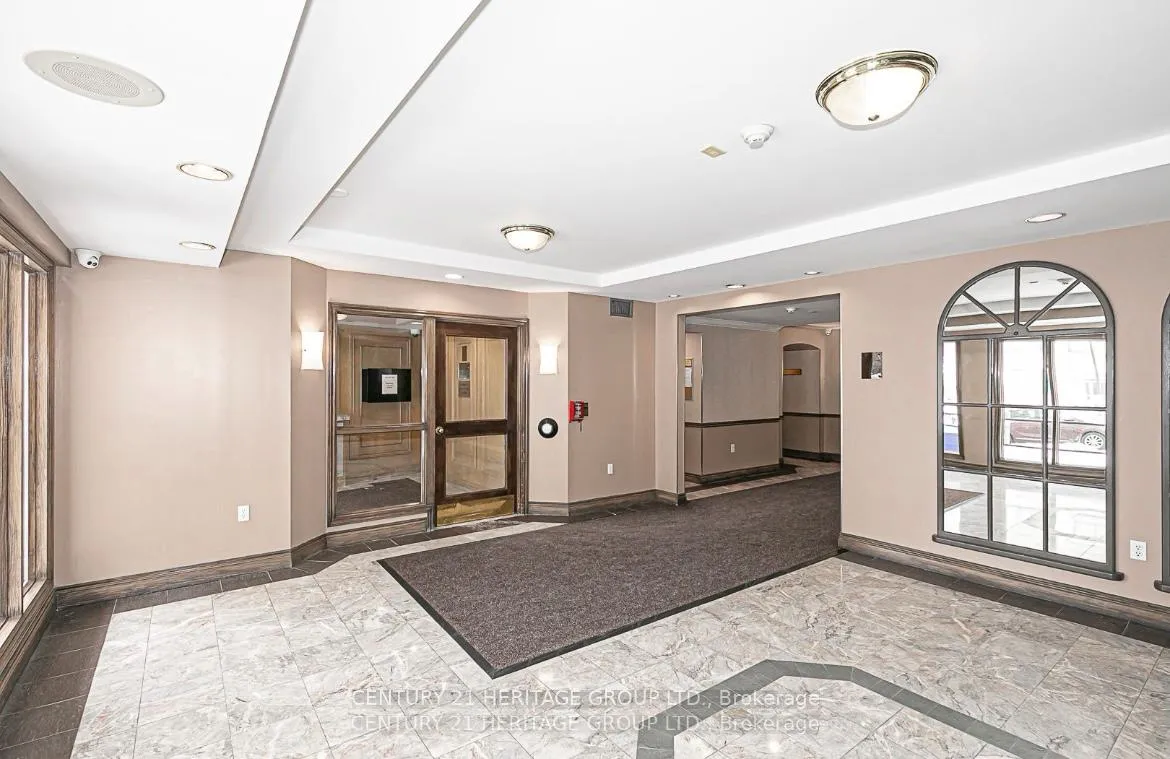 Photo 3 of Unit 1112, 270 Davis Drive, Newmarket, Central Newmarket — HOMEH