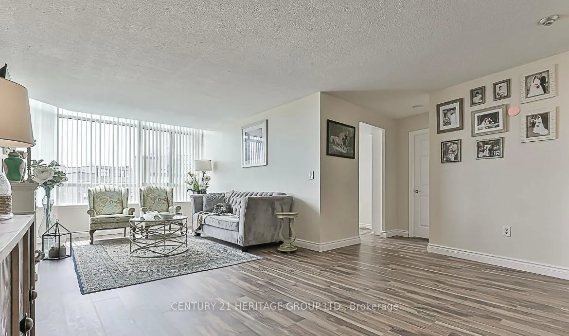 Photo 7 of Unit 1112, 270 Davis Drive, Newmarket, Central Newmarket — HOMEH