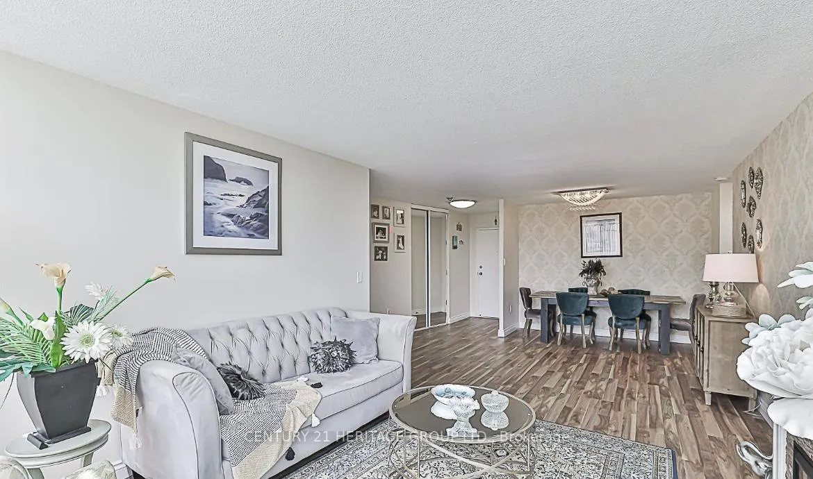 Photo 9 of Unit 1112, 270 Davis Drive, Newmarket, Central Newmarket — HOMEH