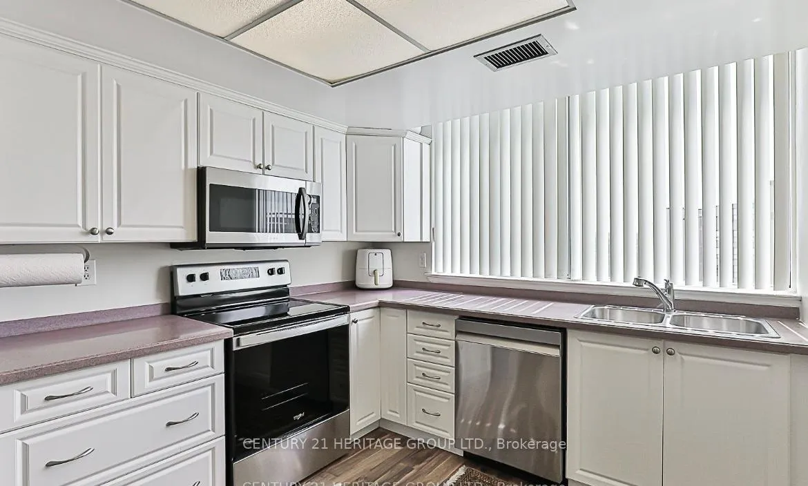 Photo 11 of Unit 1112, 270 Davis Drive, Newmarket, Central Newmarket — HOMEH