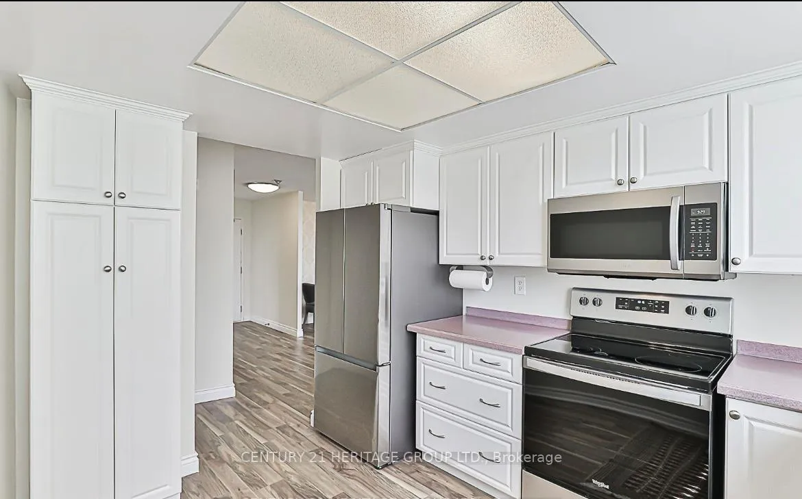 Photo 13 of Unit 1112, 270 Davis Drive, Newmarket, Central Newmarket — HOMEH