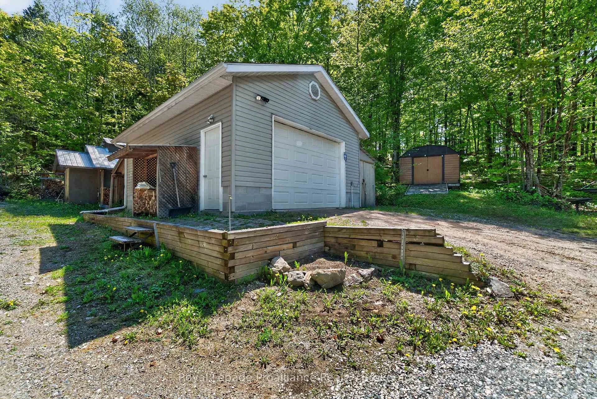 Photo 13 of 1084C Ridge Lane, Frontenac, Frontenac North — HOMEH