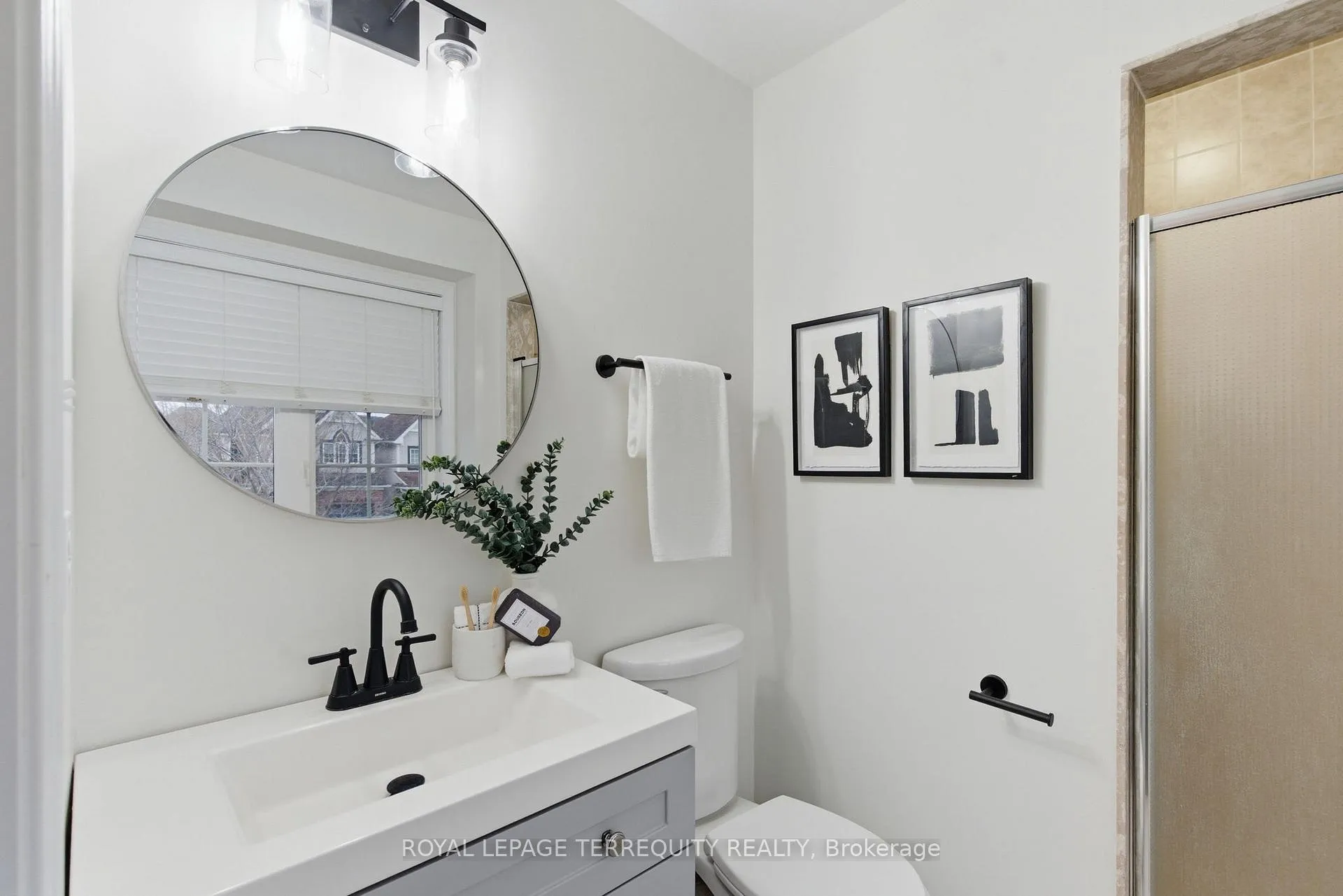 Photo 20 of 119 Argent Street, Clarington, Bowmanville — HOMEH