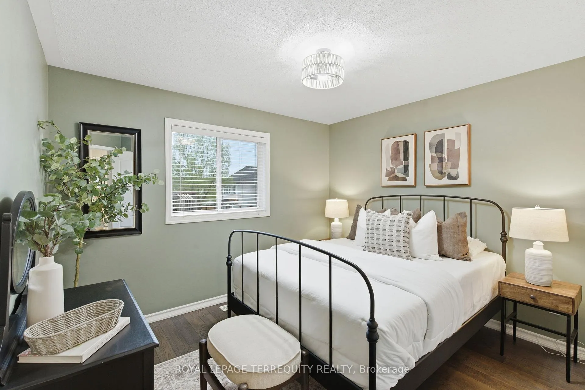 Photo 21 of 119 Argent Street, Clarington, Bowmanville — HOMEH